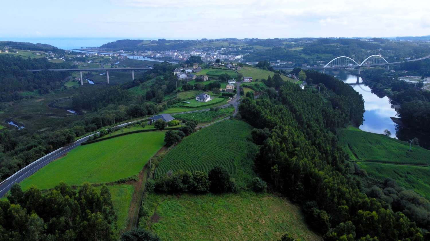 PARCELA EDIFICABLE AL LADO DE NAVIA - SAN ESTEBAN COAÑA ASTURIAS