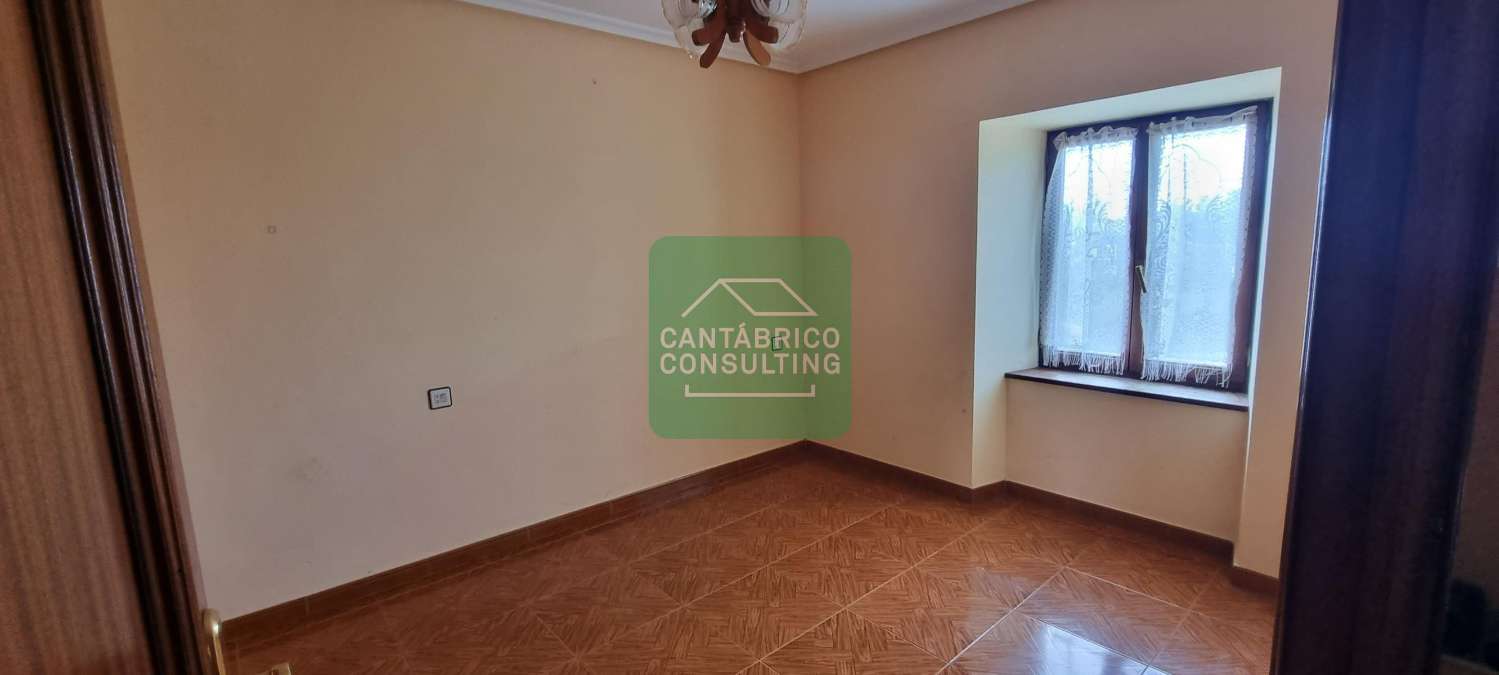 GRAN CASA FAMILIAR EN LAS CAMPAS, CASTROPOL CON ANEJOS Y MUCHAS POSIBILIDADES EN ZONA COSTERA DE ASTURIAS