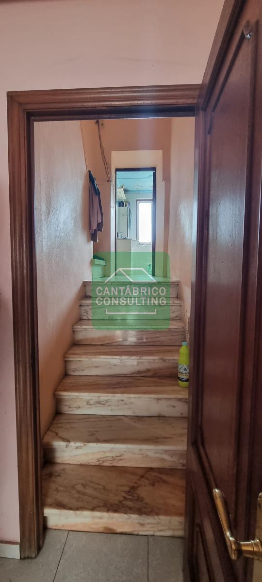 GRAN CASA FAMILIAR EN LAS CAMPAS, CASTROPOL CON ANEJOS Y MUCHAS POSIBILIDADES EN ZONA COSTERA DE ASTURIAS