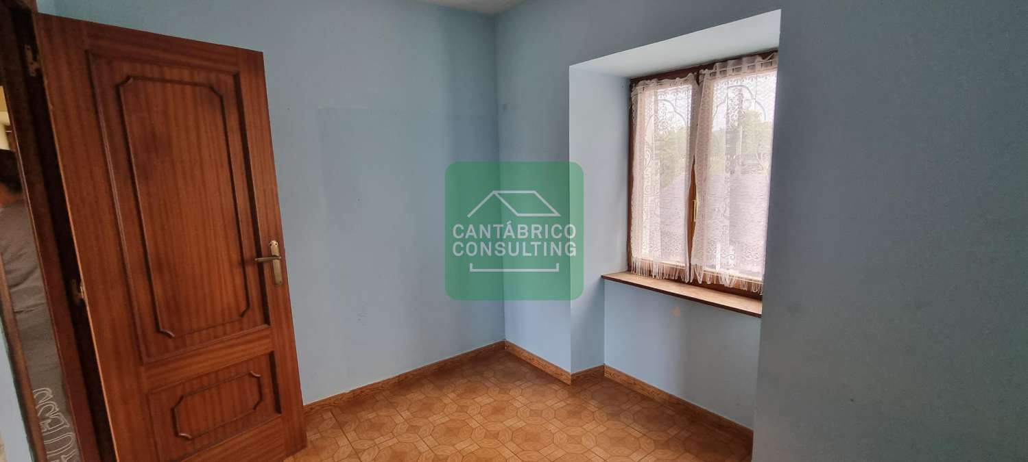 GRAN CASA FAMILIAR EN LAS CAMPAS, CASTROPOL CON ANEJOS Y MUCHAS POSIBILIDADES EN ZONA COSTERA DE ASTURIAS