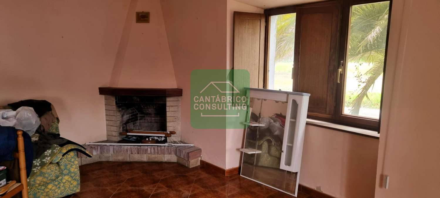 GRAN CASA FAMILIAR EN LAS CAMPAS, CASTROPOL CON ANEJOS Y MUCHAS POSIBILIDADES EN ZONA COSTERA DE ASTURIAS