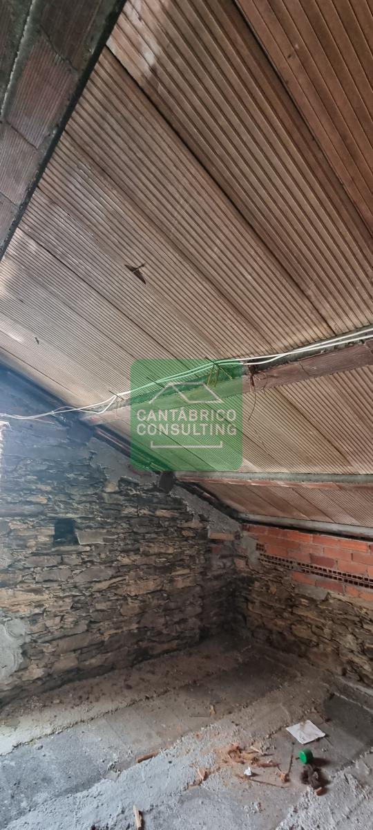 GRAN CASA FAMILIAR EN LAS CAMPAS, CASTROPOL CON ANEJOS Y MUCHAS POSIBILIDADES EN ZONA COSTERA DE ASTURIAS