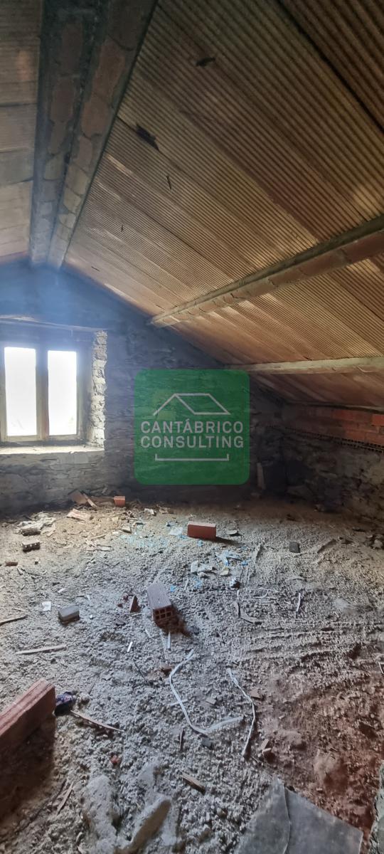 GRAN CASA FAMILIAR EN LAS CAMPAS, CASTROPOL CON ANEJOS Y MUCHAS POSIBILIDADES EN ZONA COSTERA DE ASTURIAS