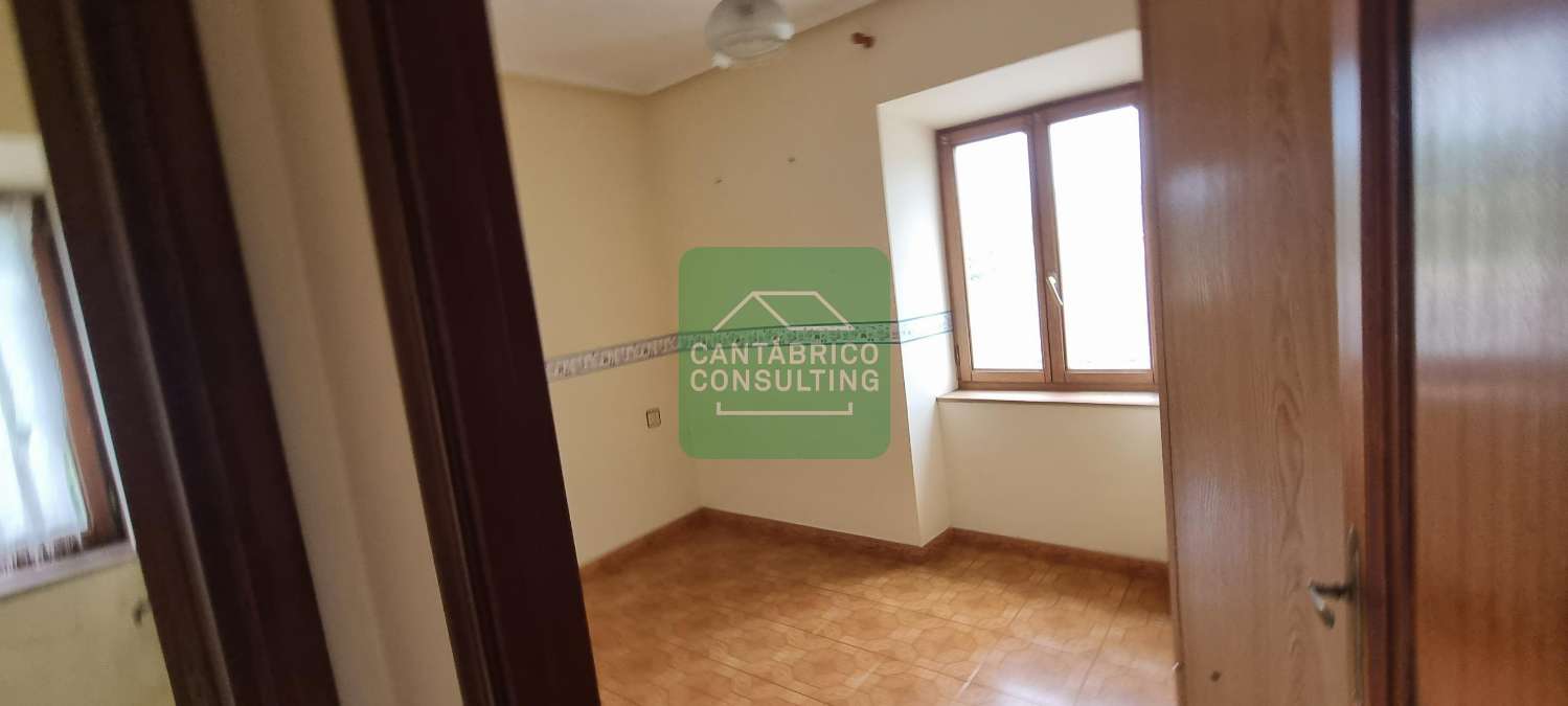 GRAN CASA FAMILIAR EN LAS CAMPAS, CASTROPOL CON ANEJOS Y MUCHAS POSIBILIDADES EN ZONA COSTERA DE ASTURIAS