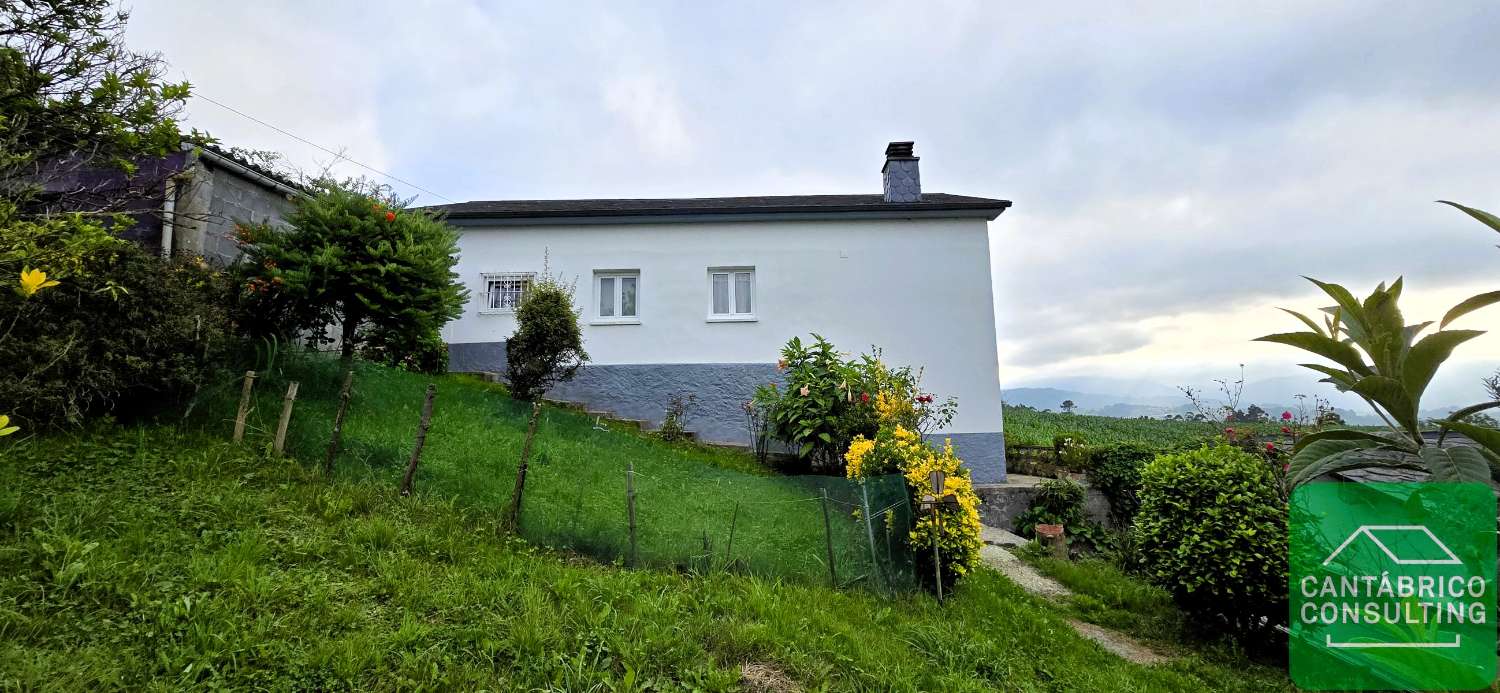 NAVIA  - ASTURIAS - CASA TRADICIONAL LISTA PARA HABITAR EN EL TOURAL