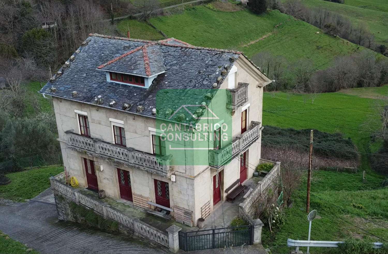 GRAN CASA  ESPECIAL ESTILO INDIANO CON VISTAS DE ENSUEÑO EN DOIRAS BOAL - ASTURIAS