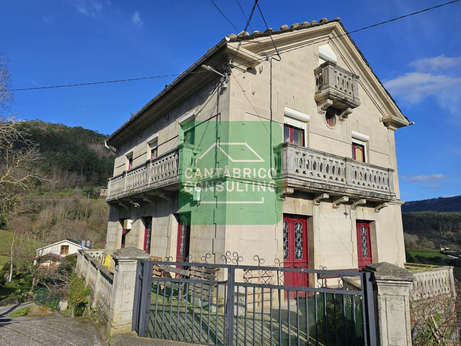 GRAN CASA  ESPECIAL ESTILO INDIANO CON VISTAS DE ENSUEÑO EN DOIRAS BOAL - ASTURIAS