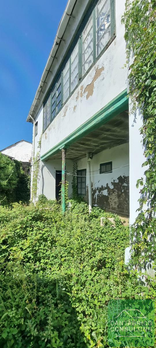 TRADITIONELLES ASTURISCHES HAUS IM ZENTRUM VON TAPIA