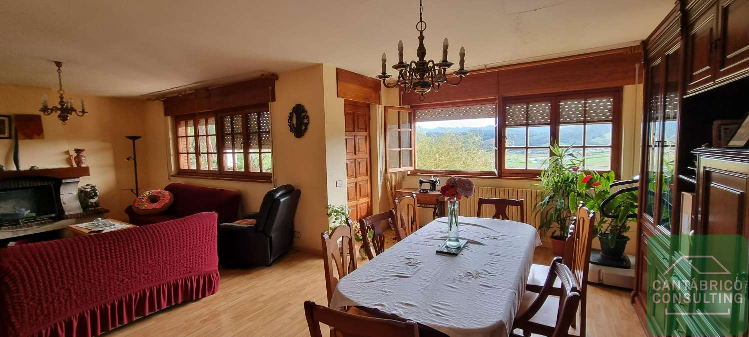 CHALET DE DOS PLANTAS EN FINCA DE 14000 m² EN SAN VICENTE DE CUBELAS, RIBADEO.