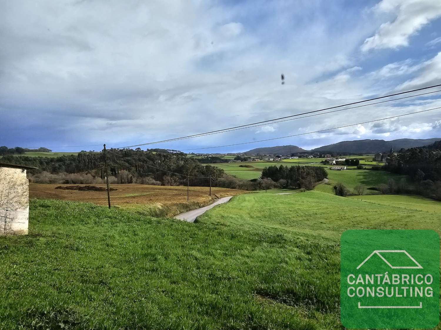 CONJUNTO DE PROPIEDADES EN FREAL NAVIA ASTURIAS - AL LADO DE LA COSTA Y MUY CERCA DE LA PLAYA DE FREJULFE – IDEAL PARA COMPLEJO TURISTICO