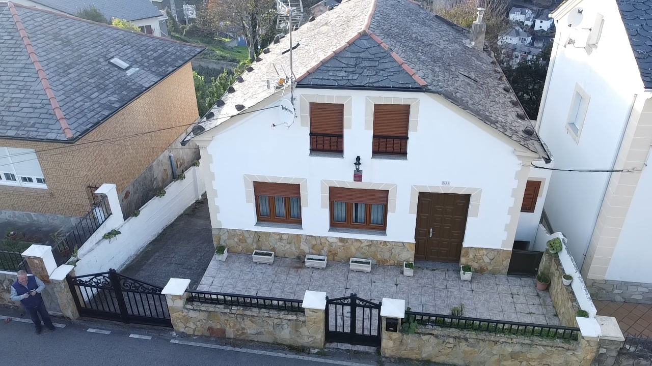 CASA CON DOS VIVIENDAS Y POSIBILIDADES ENCIMA DEL PUERTO DE ORTIGUERA COAÑA ASTURIAS